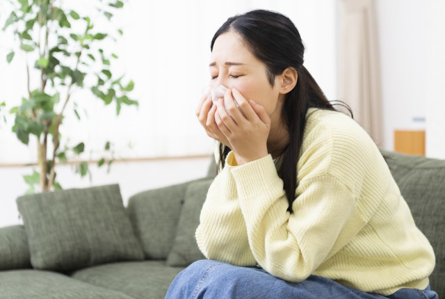 アレルギー性鼻炎に悩む人物